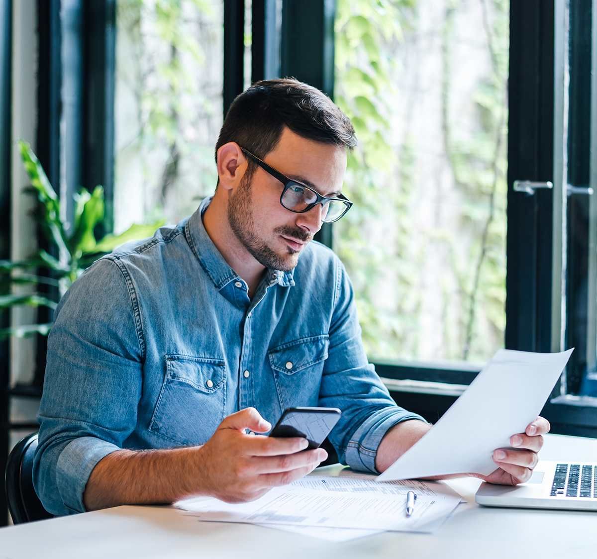 Man_Glasses_Phone_Laptop